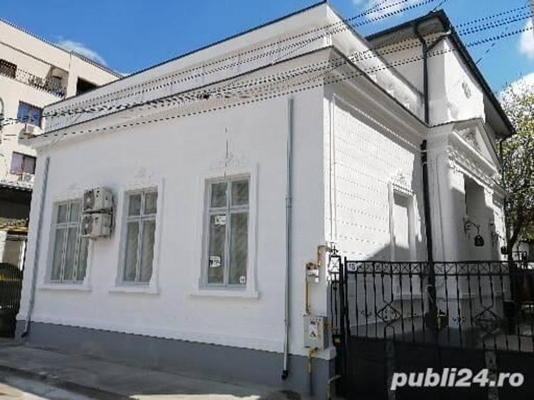Casă cu 10 camere cu Teren 335 Mp în Cișmigiu