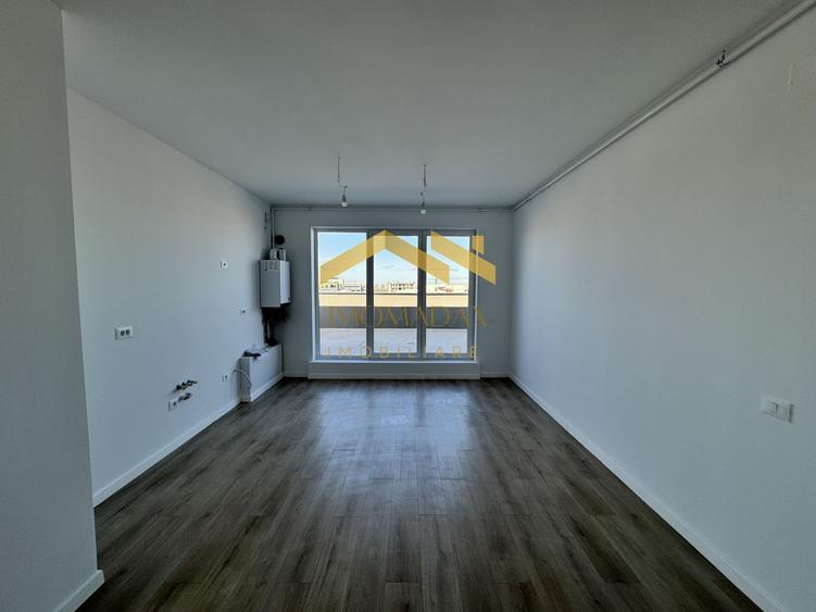 Penthouse cu 3 camere decomandat în Aradului