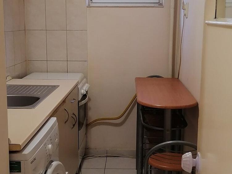 Garsonieră decomandată, mobilată în Vatra Luminoasă