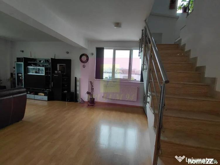 Apartament cu 4 camere decomandat în Dristor
