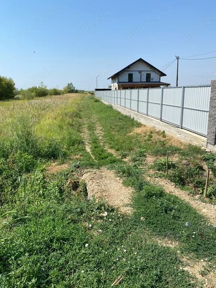 Teren de 9000 mp, în Fețeni
