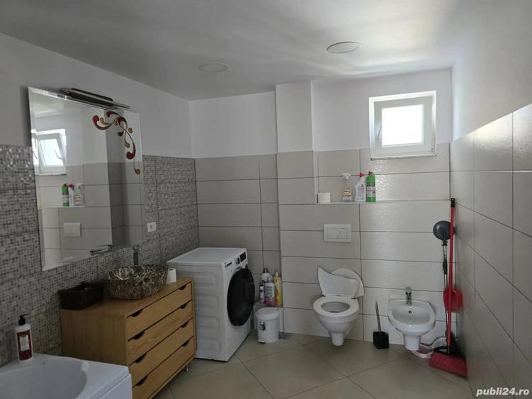 Apartament cu 4 camere decomandat în Central