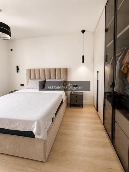 Apartament cu 3 camere semidecomandat în Florești