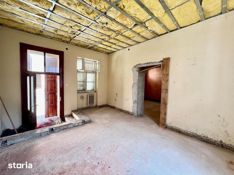 Casă cu 4 camere cu Teren 100 Mp în Central