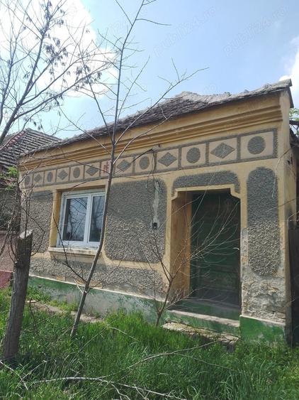 Teren de 1450 mp, în Partoș