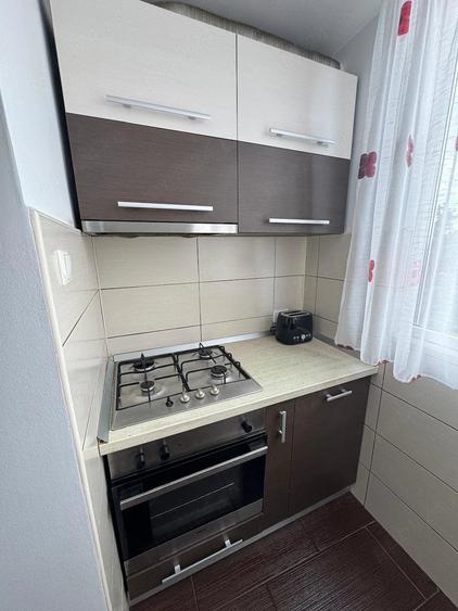 Apartament cu 3 camere decomandat în Nufărul