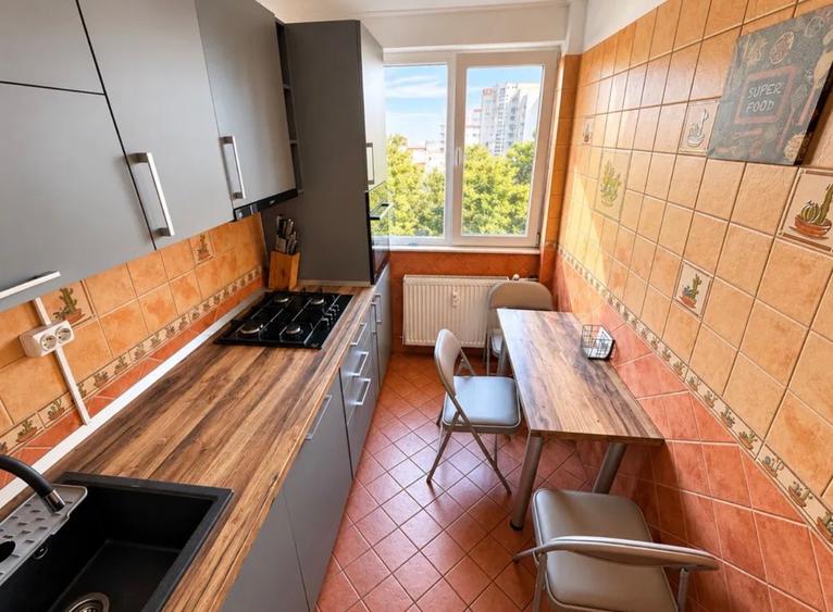 Apartament cu 2 camere semidecomandat, mobilat în Tineretului