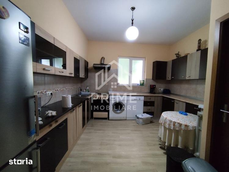 Casă cu 10 camere cu Teren 300 Mp în Câlnic