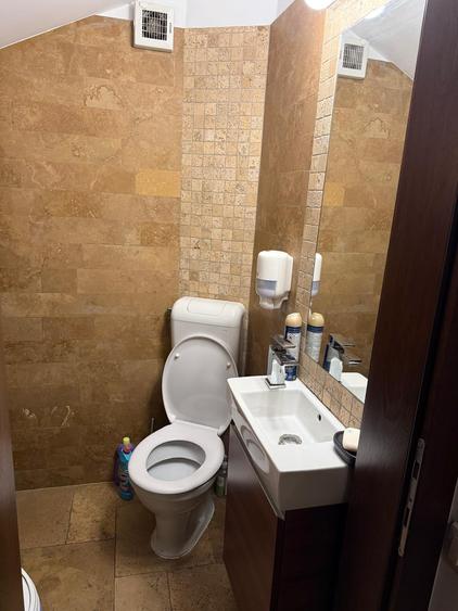 Casă individuală cu 8 camere cu Canalizare în Gară