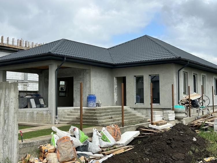 Casă cu 4 camere în Valu lui Traian