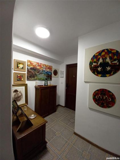 Apartament cu 3 camere decomandat în Central