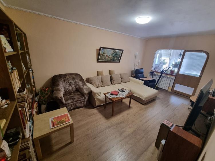 Apartament cu 4 camere decomandat în ICIL