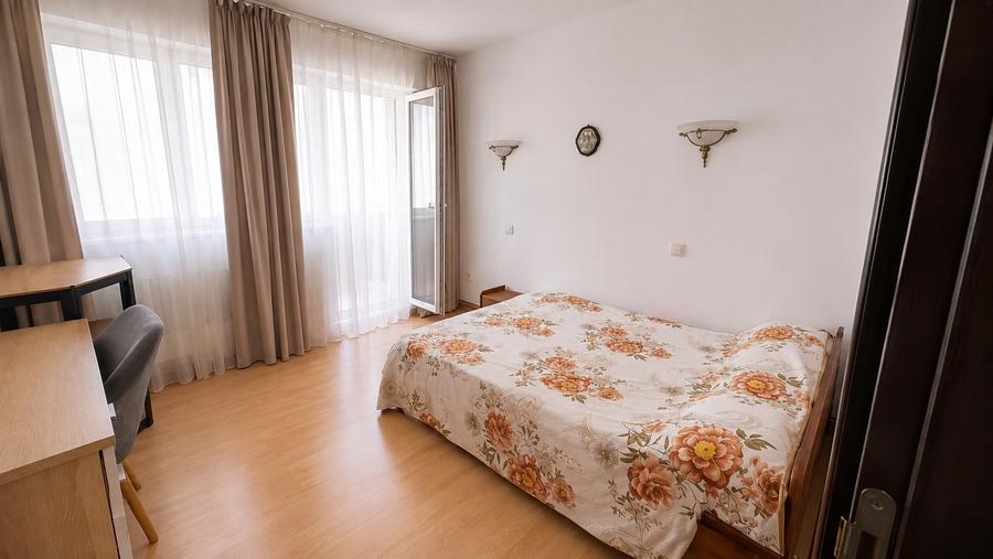 Apartament cu 4 camere decomandat, mobilat în Tătărași