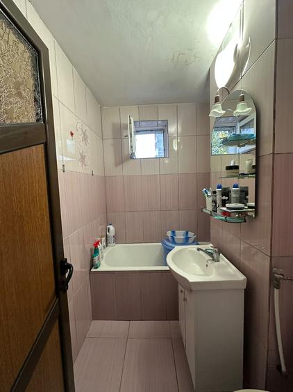 Apartament cu 2 camere decomandat în Podu Roș