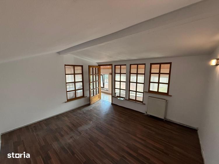 Casă cu 5 camere cu Teren 197 Mp în Rahova