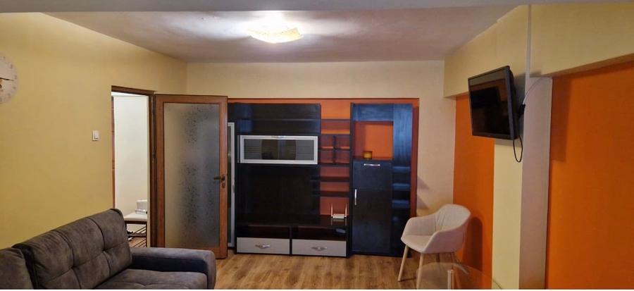 Apartament cu 2 camere decomandat în Hala Centrală