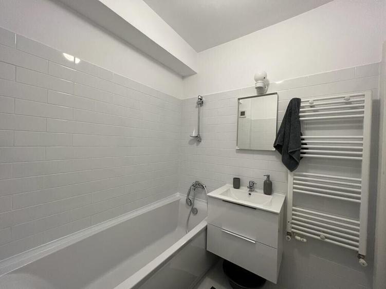 Apartament cu 2 camere semidecomandat, mobilat în Bucureștii Noi