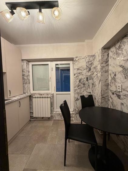 Apartament cu 3 camere decomandat în Liteni