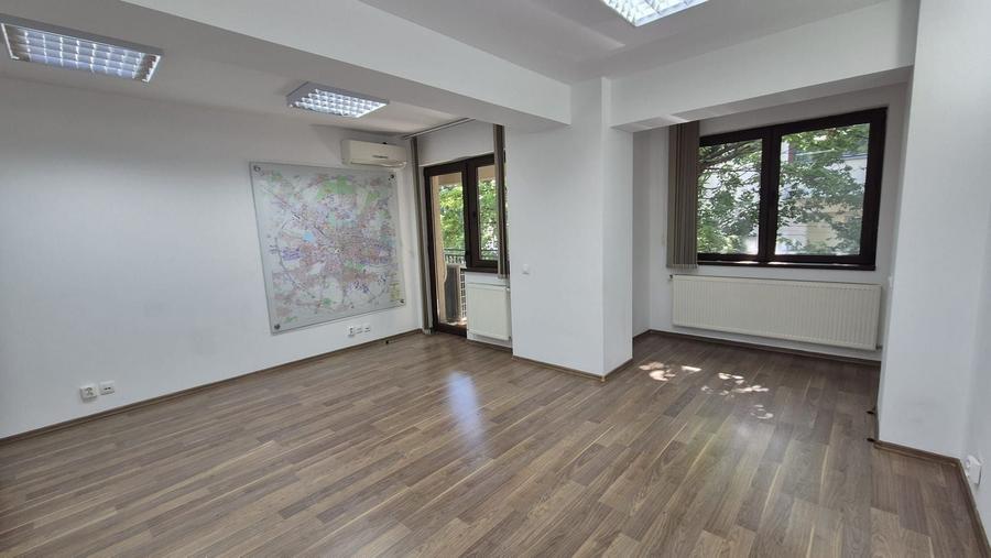 Apartament cu 4 camere decomandat în Domenii