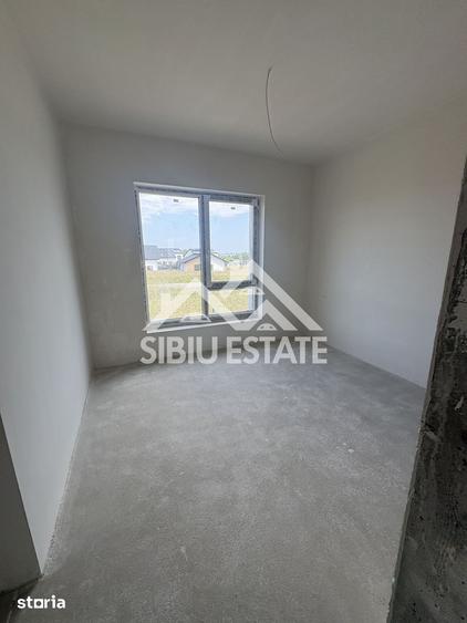 Casă cu 5 camere cu Teren 306 Mp în Central