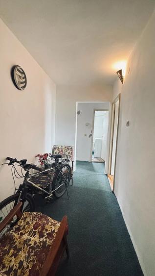 Apartament cu 3 camere decomandat în Lipovei