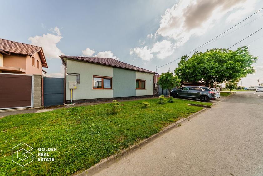 Casă individuală cu 4 camere cu Canalizare în Gai