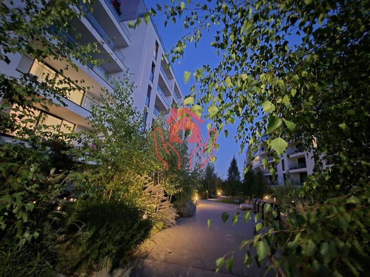 Apartament cu 3 camere semidecomandat, mobilat în Băneasa