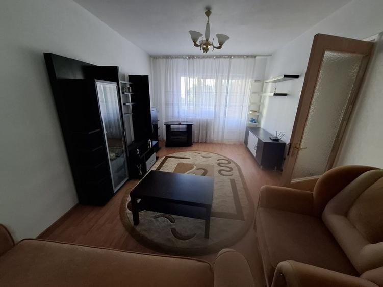 Apartament cu 2 camere decomandat în Teiul Doamnei