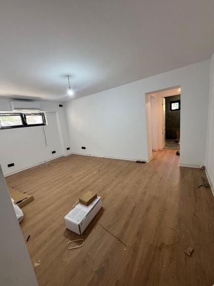 Apartament cu 3 camere nedecomandat în Unirii Sud