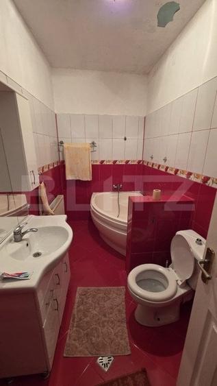 Casă individuală cu 4 camere cu Canalizare în Central