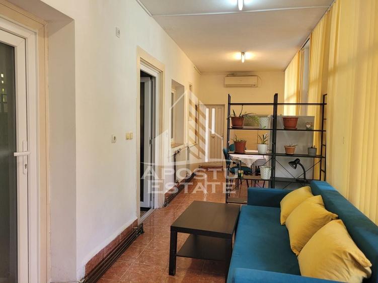 Apartament cu 3 camere decomandat, mobilat în Complex Studențesc