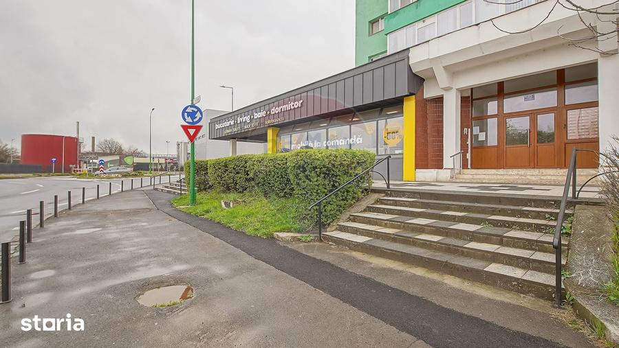 Spațiu comercial, de 320 mp, în Dârste