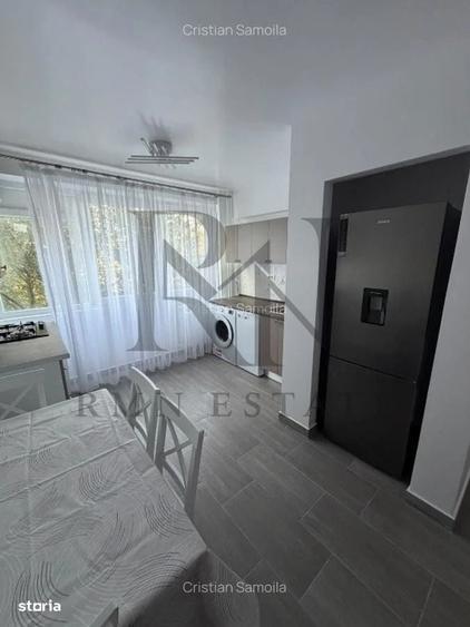Apartament cu 3 camere decomandat în Titan