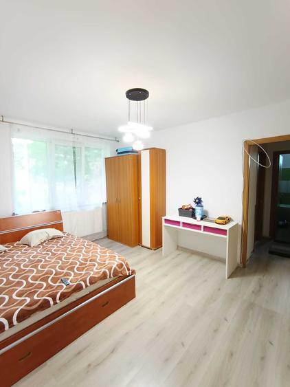 Apartament cu 2 camere semidecomandat în Mărășești