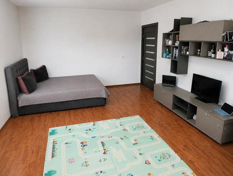 Apartament cu 2 camere decomandat în Broșteni