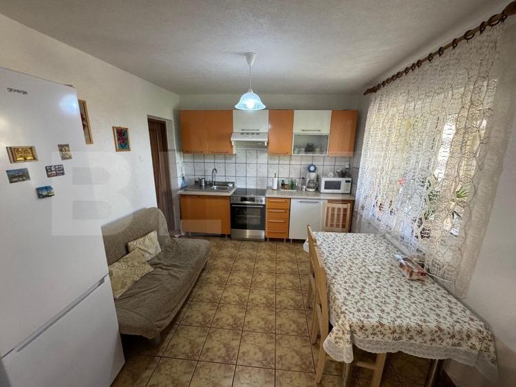 Casă individuală cu 7 camere cu Canalizare în Cetate