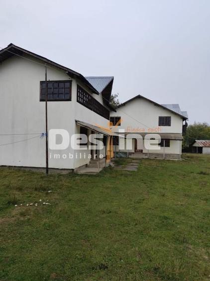 Casă cu 6 camere cu Teren 11250 Mp în Ștubeiu