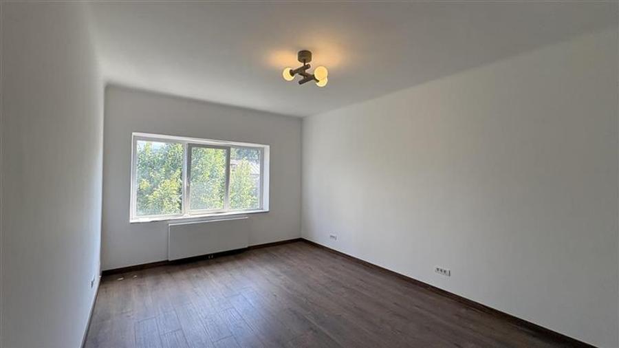 Inchiriere apartament ideal birou 3 camere decomandate renovat in Centru- zona R - 2