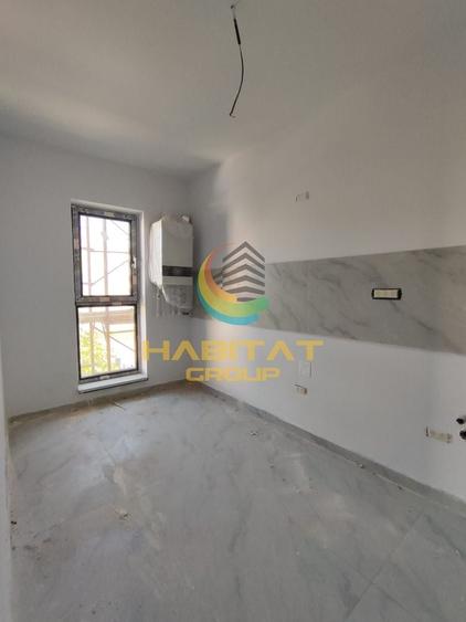 Apartament cu 3 camere semidecomandat în Berceni