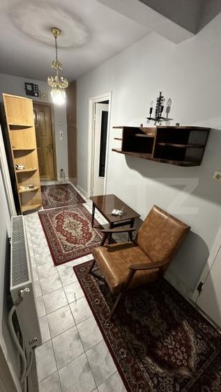 Apartament cu 3 camere decomandat, mobilat în Progresul