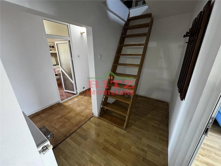Apartament cu 3 camere decomandat în Gară