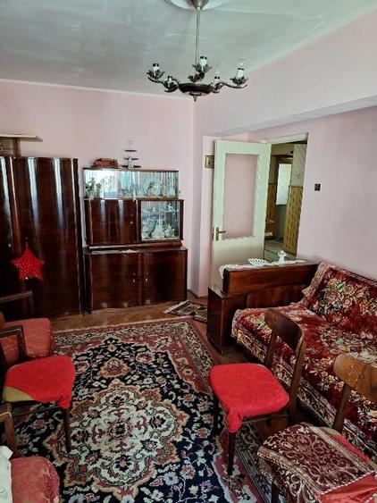 Apartament cu 4 camere decomandat, mobilat în Central