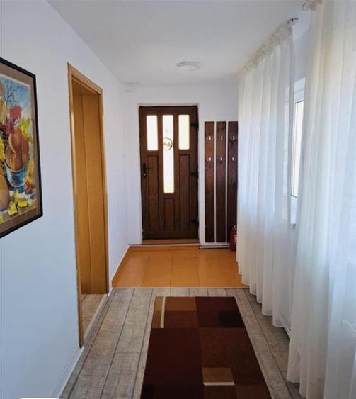 Casă individuală cu 2 camere cu Teren 100 Mp în Schei