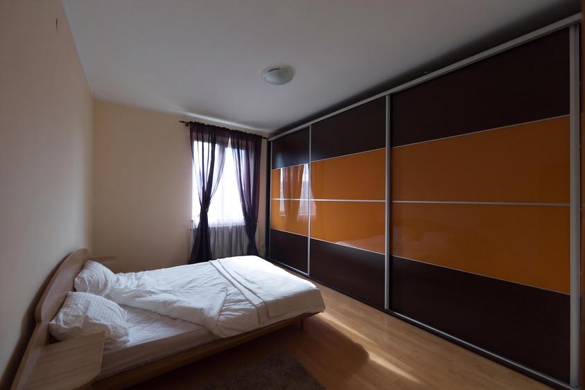 Apartament cu 2 camere decomandat în Universitate