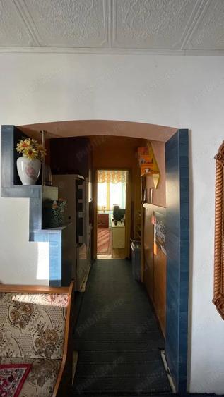 Apartament cu 2 camere decomandat în Petros