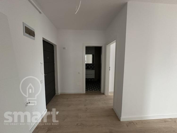 Apartament cu 3 camere semidecomandat în Florești