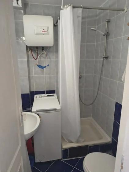 Garsonieră decomandată în Central