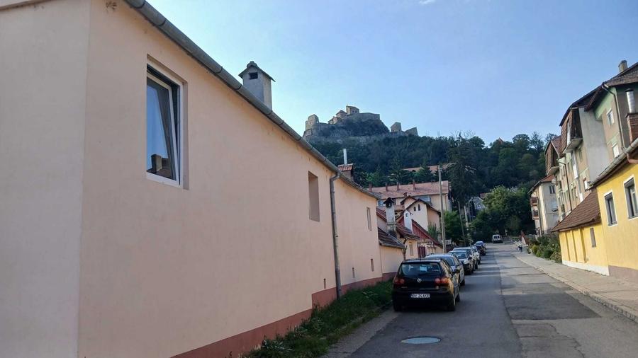 Casă cu 4 camere în Central
