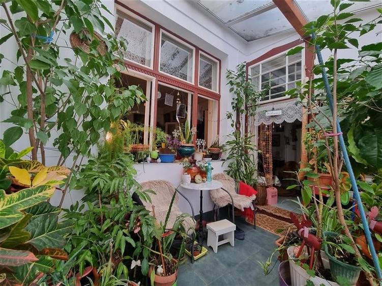 Casă individuală cu 4 camere cu Teren 1344 Mp în Central
