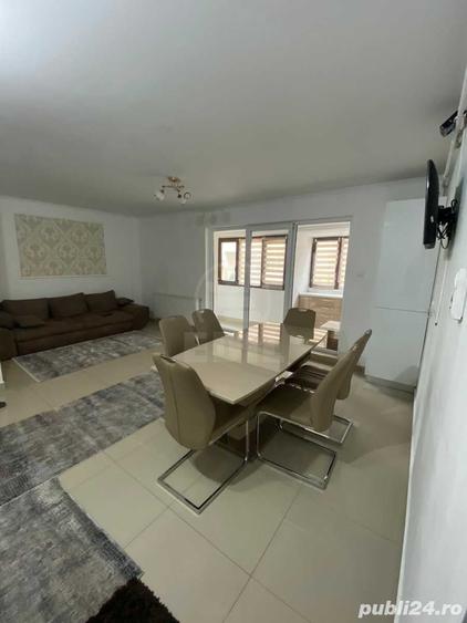 Apartament cu 3 camere semidecomandat în Florești